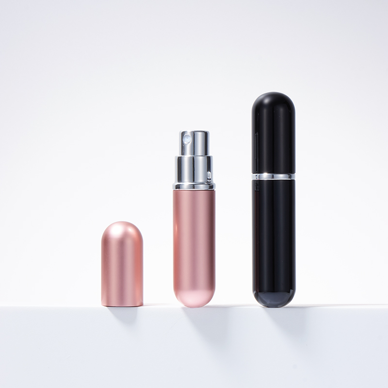 Atomizor de parfum din aluminiu reîncărcat de 5 ml